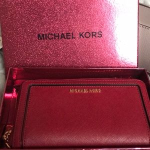 Michael kors wristlet